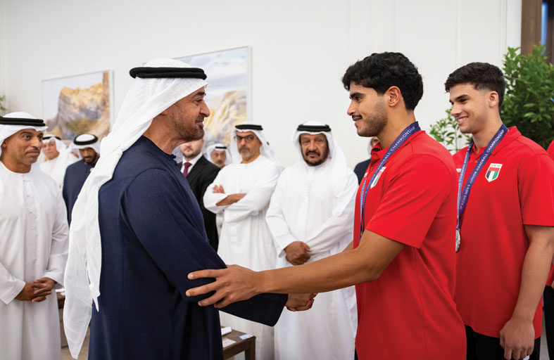 رئيس الدولة يؤكد أهمية مواكبة الرياضة الإماراتية ما تشهده الدولة من تطور وتقدم في مختلف المجالات التنموية  