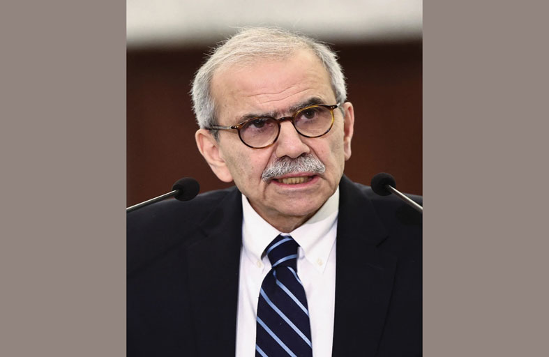 رئيس الوزراء اللبناني يشيد بقرار الإمارات رفع حظر السفر .. ويؤكد أنه تجسيد للعلاقات الأخوية