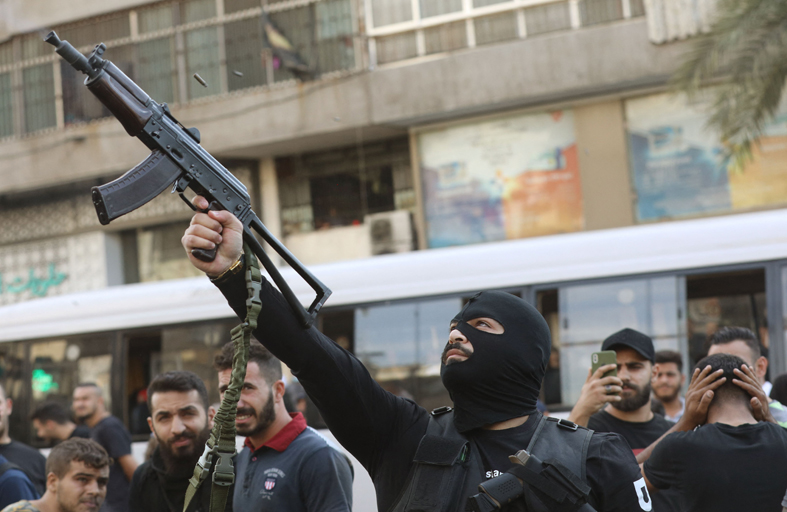 صحف عربية: من بغداد إلى بيروت... سلاح الميليشيا يهدد الجميع