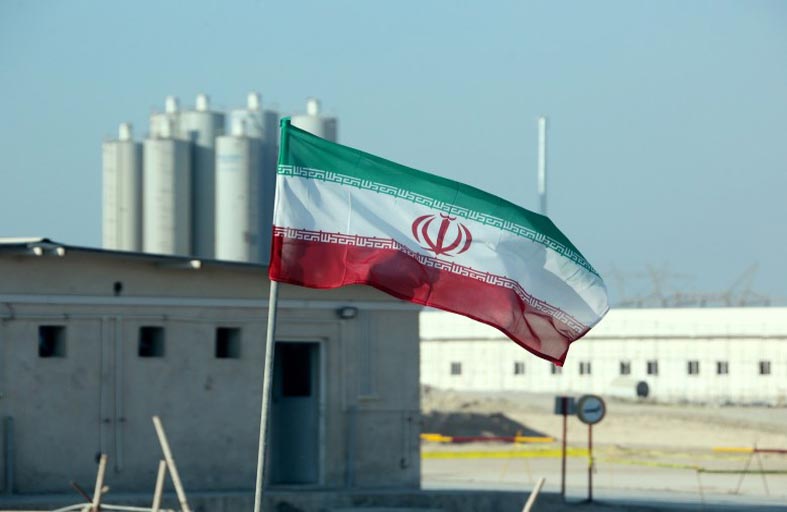 إيران تشترط العودة  إلى التزاماتها برفع العقوبات  