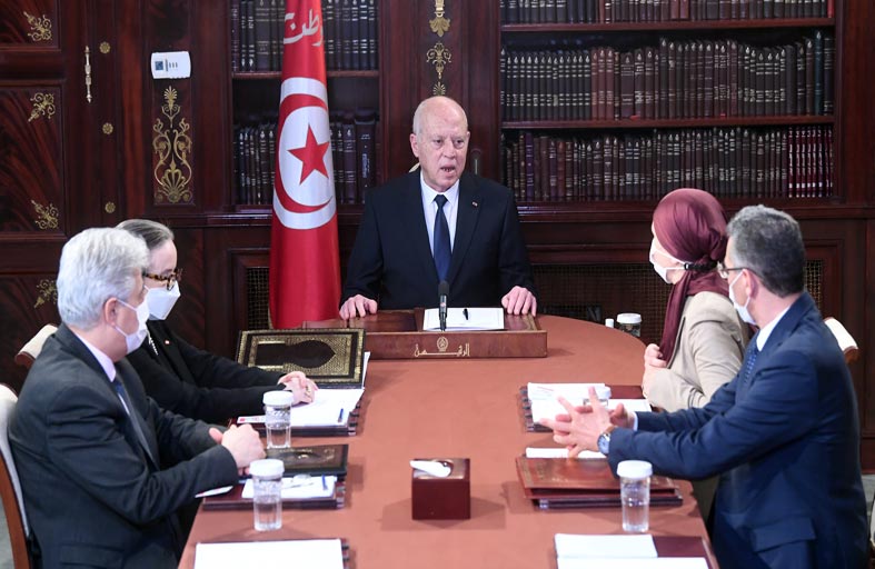 الرئيس التونسي يستبعد الانتخابات المبكرة بعد حل البرلمان