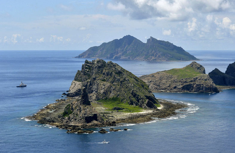 طرد متبادل للسفن بين اليابان والصين قرب المياه الإقليمية لجزر متنازع عليها 