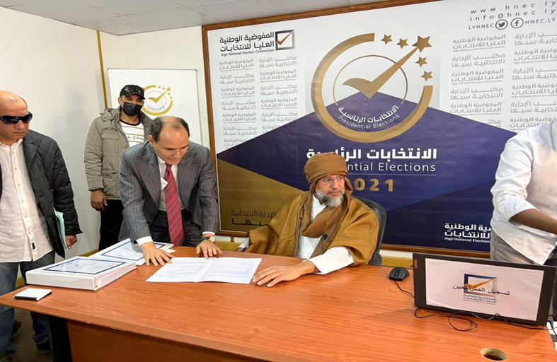 القذافي الابن عاد برداء أبيه.. والرهان بيد «تيار الخضر»