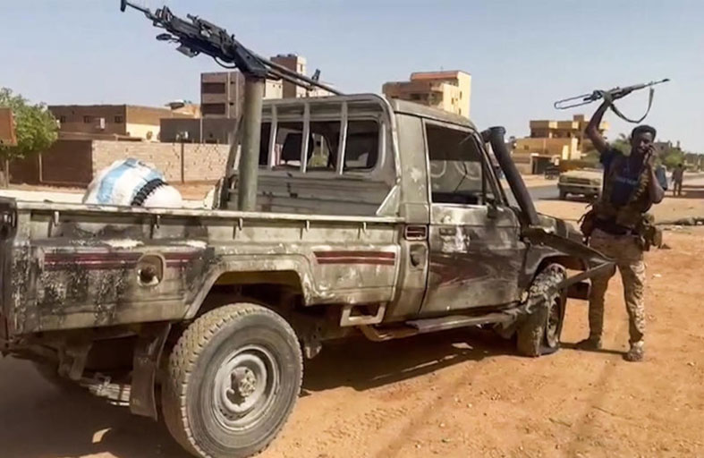 أزمة السودان.. تصعيد في ظل جهود التهدئة