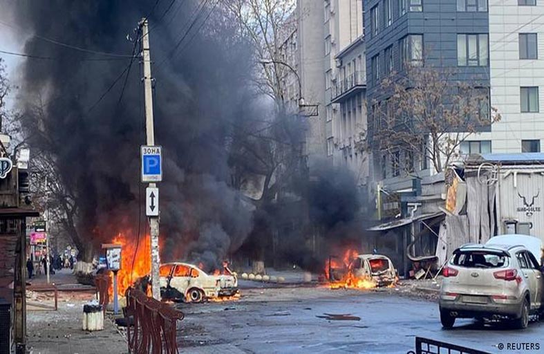 زيلينسكي يندد بالإرهاب الروسي بعد ضربة خيرسون