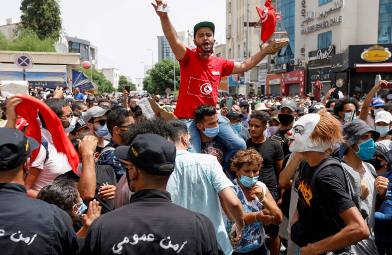 تصنيفها حركة إرهابية.. هل يدق المسمار الأخير في نعش النهضة؟