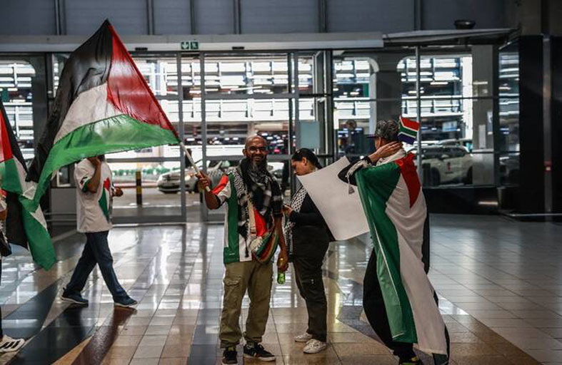جنوب أفريقيا توافق على استقبال 130 فلسطينياً