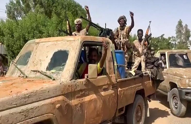 التسلل عبر دخان الحرب.. ما مخاطر عودة الإخوان في السودان؟