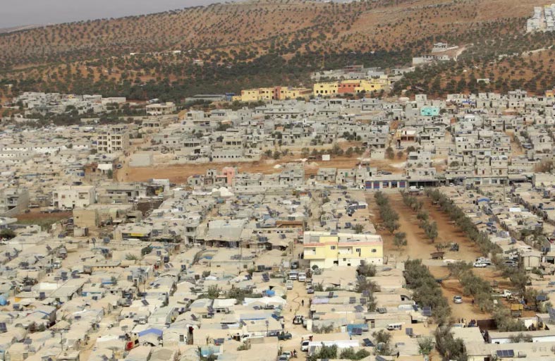 «هيومن رايتس» تطالب دمشق بتوزيع منصف للقاحات 