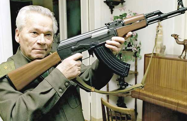 «كلاشينكوف».. آلان لوشنيكوف يكشف معلومات مثيرة عن السلاح الأشهر