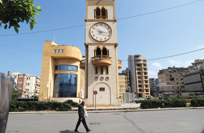 خلاف متصاعد بين السلطات السياسية والدينية في لبنان حول التوقيت الشتوي 