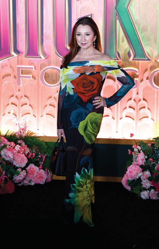 الممثلة الأمريكية دونا مورفي لدى حضورها العرض الأول لفيلم  Wicked: For Good  في مركز لينكولن للفنون المسرحية في نيويورك. ا ف ب