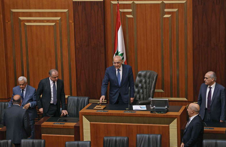 فراغ سياسي وتعقيدات تنتظر لبنان بعد انتهاء ولاية عون