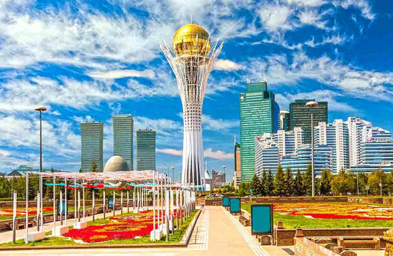سفير الدولة لدى كازاخستان يلتقي الأمين العام لمجلس حكماء المسلمين