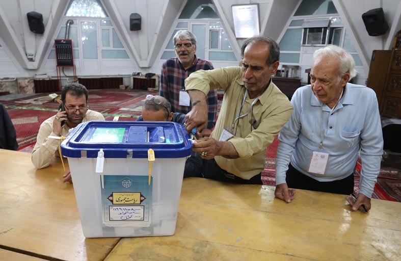 إيران.. تراجع نسبة التصويت يخيم على جولة الإعادة