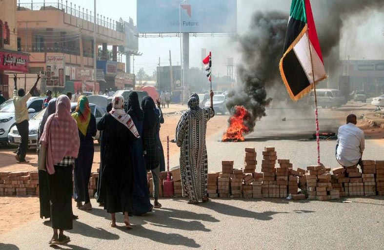 التحول الديمقراطي في السودان يتلاشى... على الغرب التحرك