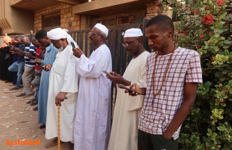 نظام «ستارلينك» للإنترنت طوق نجاة للسودانيين