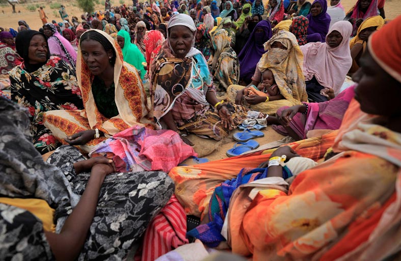 أعداد اللاجئين ترتفع.. 90 ألفاً يفرون من السودان إلى تشاد