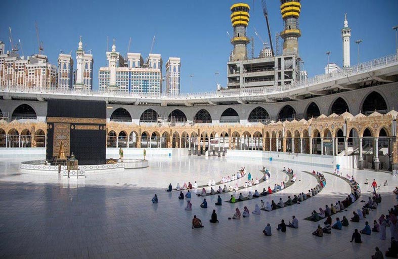 الحجاج يبدؤون مناسك رحلتهم.. وسط إجراءات استثنائية