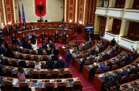 البرلمان الألباني يقر اتفاقية الهجرة مع إيطاليا 