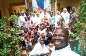 نساء وأطفال محاصرون في كنيسة بالعاصمة السودانية 