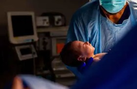 دخلت الطوارئ بألم في بطنها فخرجت تحمل مولودها