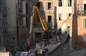 أمل بالعثور على ناجين في انهيار مبنى بمرسيليا 