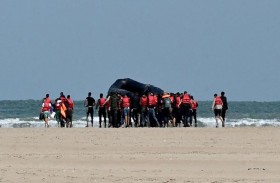 فرنسا تنقذ 190 مهاجرا حاولوا عبور المانش 
