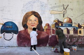 الفلسطينيون يكرمون شيرين أبو عاقلة.. ووداع رسمي في رام الله 
