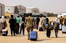 معارك السودان تنفض غبار النسيان عن «المهنة المنبوذة»