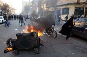 العرقية والطائفية... تكتيتك خطير في إيران لقمع الاحتجاجات 