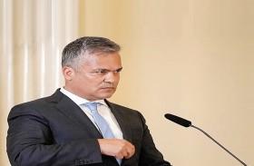 الرئيس الروماني يكلف رئيس وزراء جديد تشكيل الحكومة 