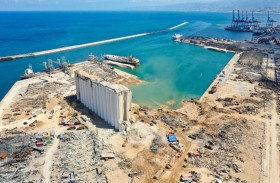 تسونامي الاستقالات يهدد بانهيار حكومة لبنان