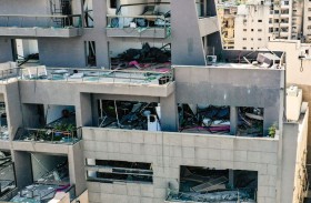 عناقيد الخراب تتدلى من منازل بيروت المدمرة