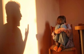 هل يكرر الآباء المُعنَّفون إساءة معاملة أطفالهم؟ 